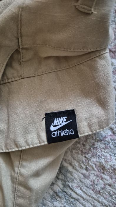 Vand Pantaloni Nike