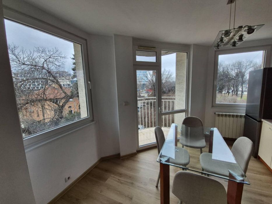 Дава се под наем Тристаен апартамент в София, Стрелбище - 79 кв.м за 900 € - Снимка #3