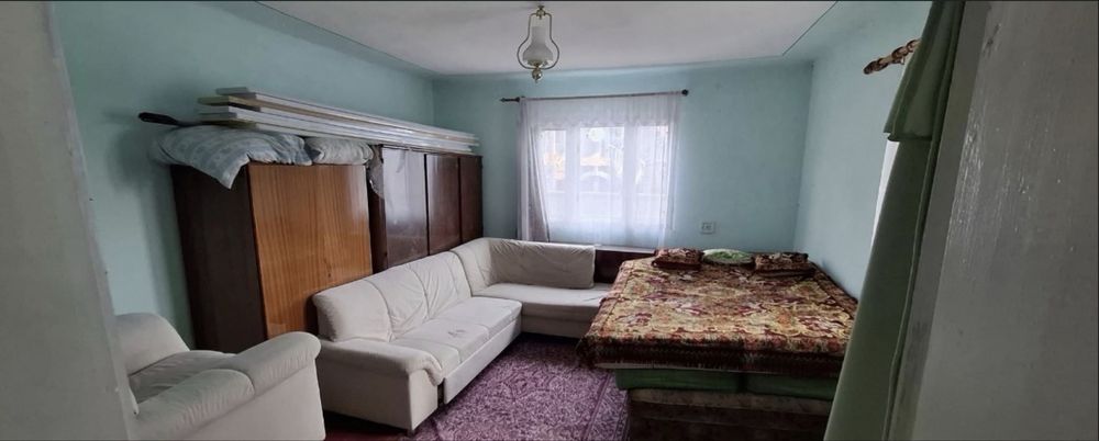 Casa si teren mare cu fantana str Romana