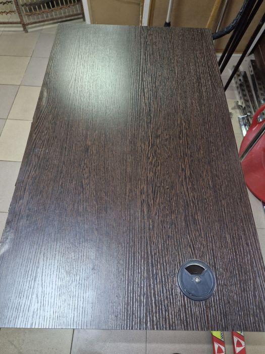 Стол б/у 5000 тг.