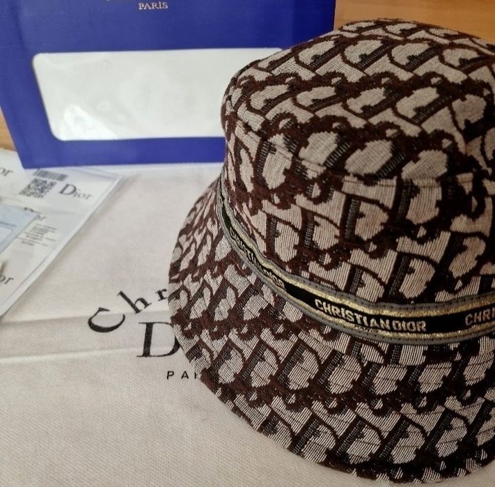 Palarii unisex marime  universala logo brodat, saculet, etichet