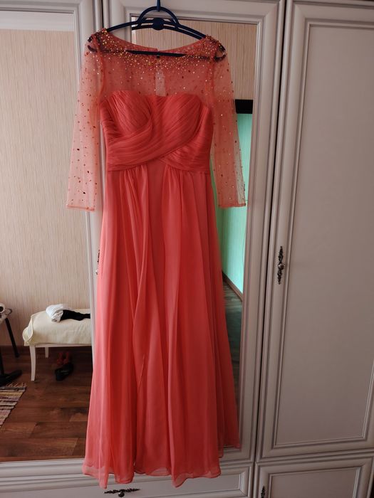 Вечернее платье высокого качества