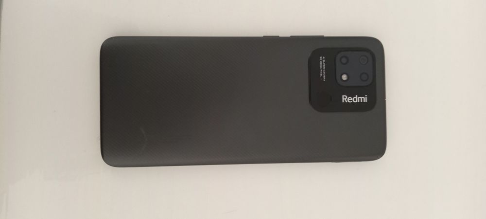 Продам смартфон Redmi C10