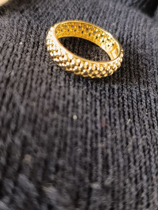 Золотое кольцо, проба 585, вес 1,81 гр, размер 18