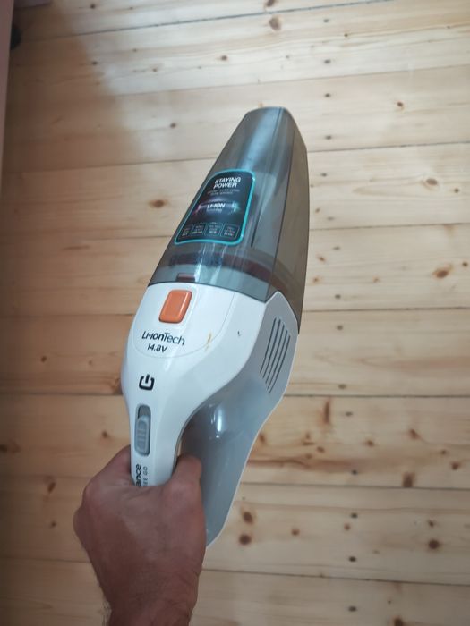 Aspirator auto portabil autorulota cu baterie fara fir