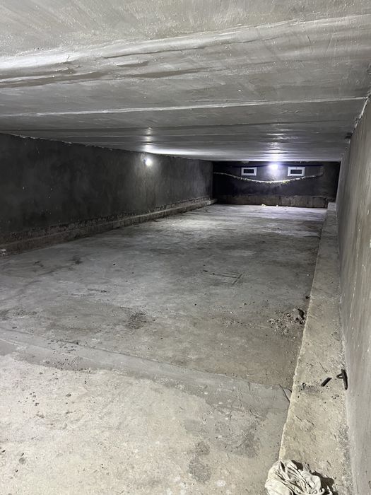 Помещение  в доль дороги 168 кв срочно +бонус 232кв подвал