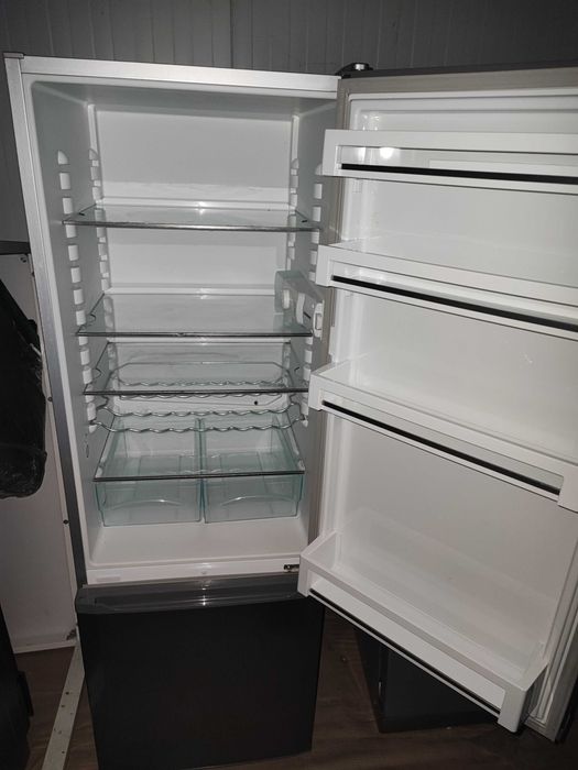 Хладилник с фризер Liebherr  , 265 l, SmartFrost , Инокс