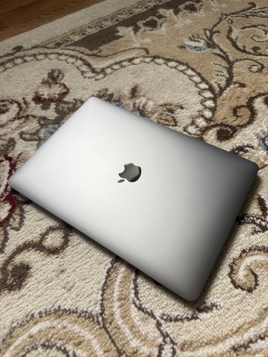 MACBOOK air 2020 на запчасть