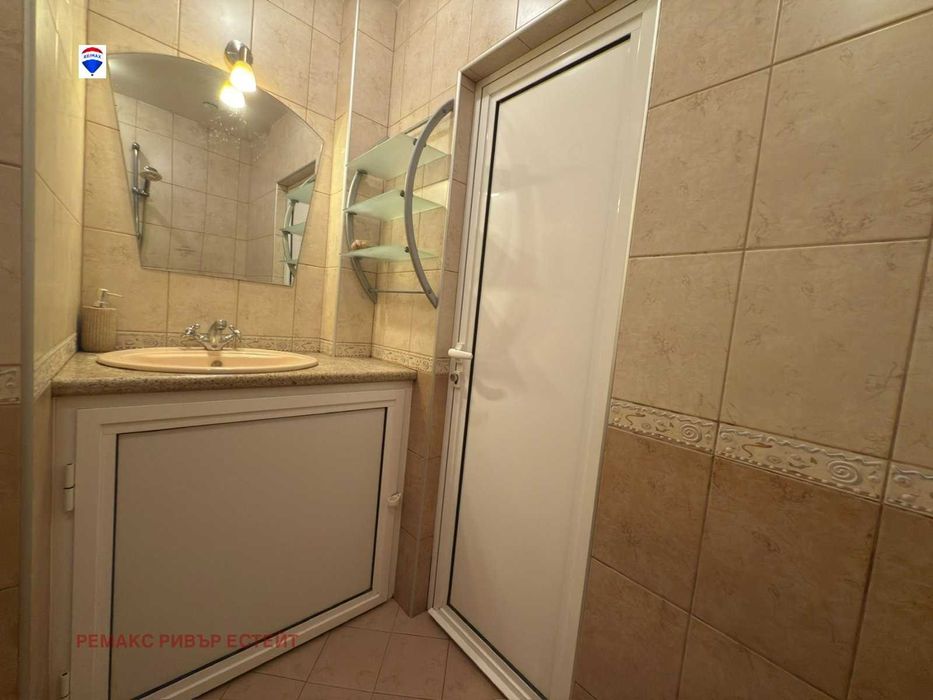 Продава се Двустаен апартамент в Русе, Дружба 1 - 58 кв.м за 1654 €/кв.м - Снимка #8