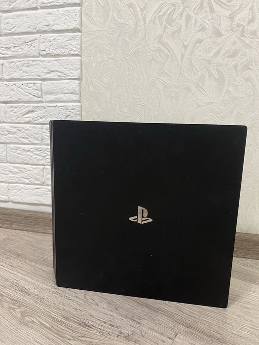 Ps4 pro 1TB 3 джостик