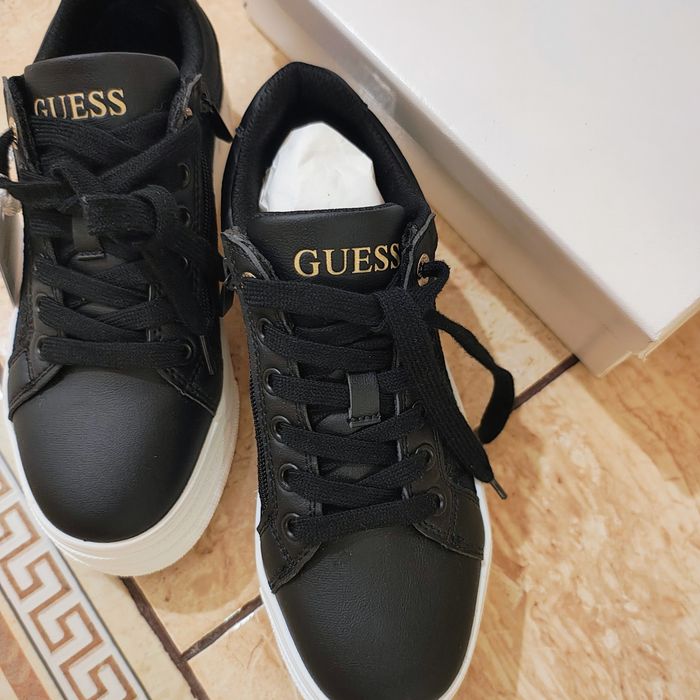 Маратонки оригинални на Guess