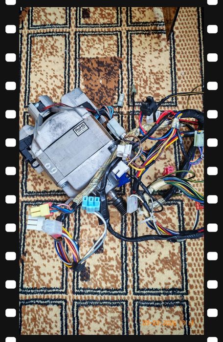 Продам запчасти на стиральную машину