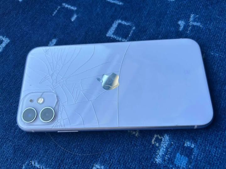 Vand/Schimb iphone 11