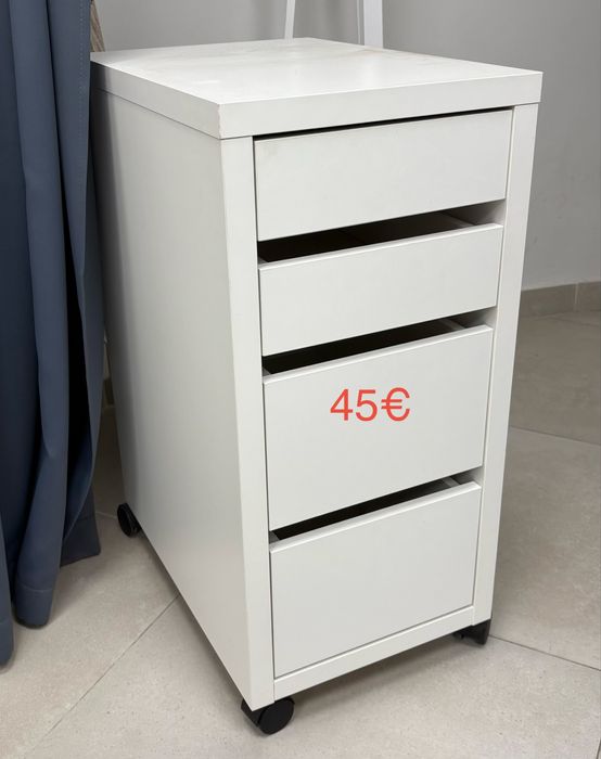 ВСИЧКО НА ПОЛОВИН ЦЕНА Офис мебели, бюра, настолни лампи, шкафове