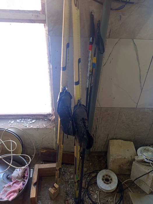 Продам лыжи с ботинками