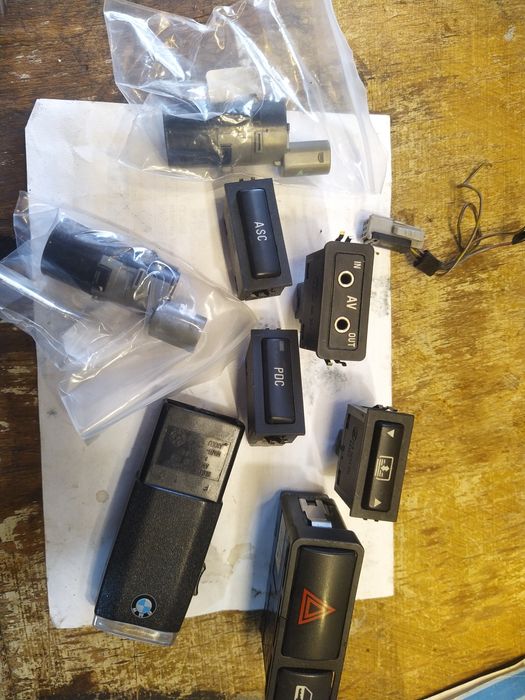 Ченджъри,копчета, конзоли и други части за Бмв