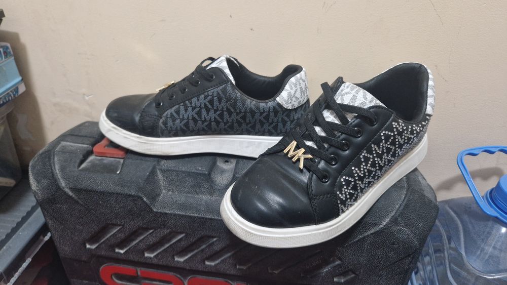 Отдам обувь для девочки