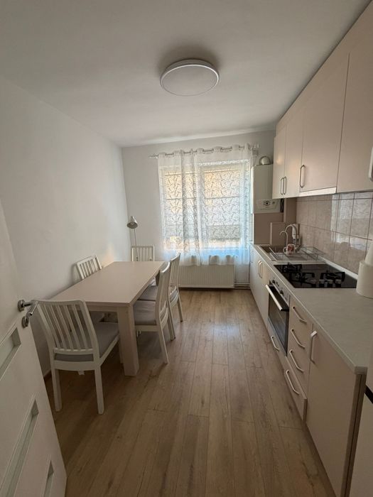 Vânzare apartament 3 camere  etaj 1