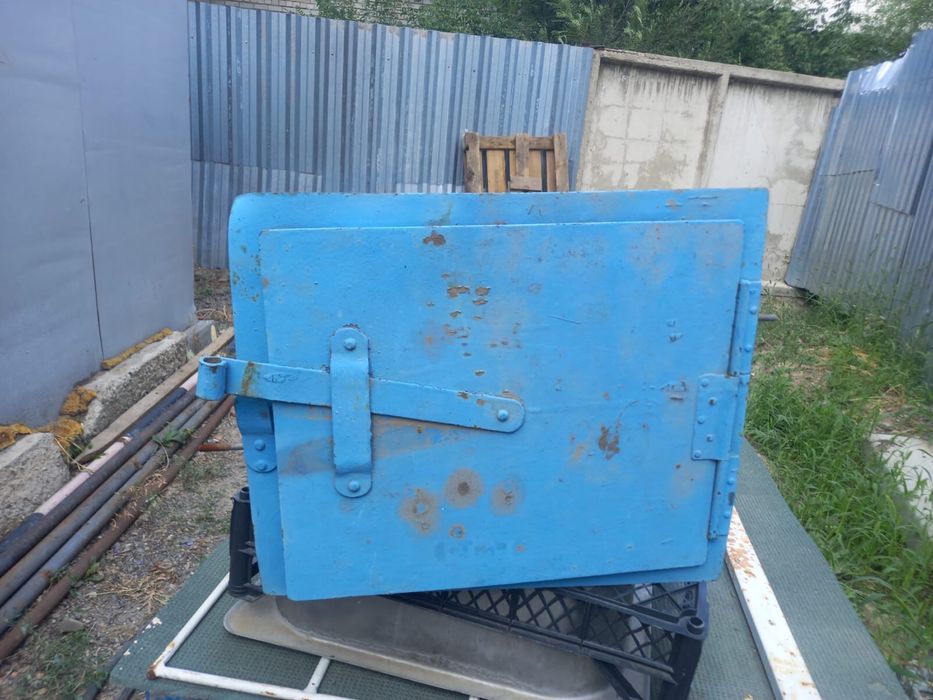 Дверца от отдушины для подвала