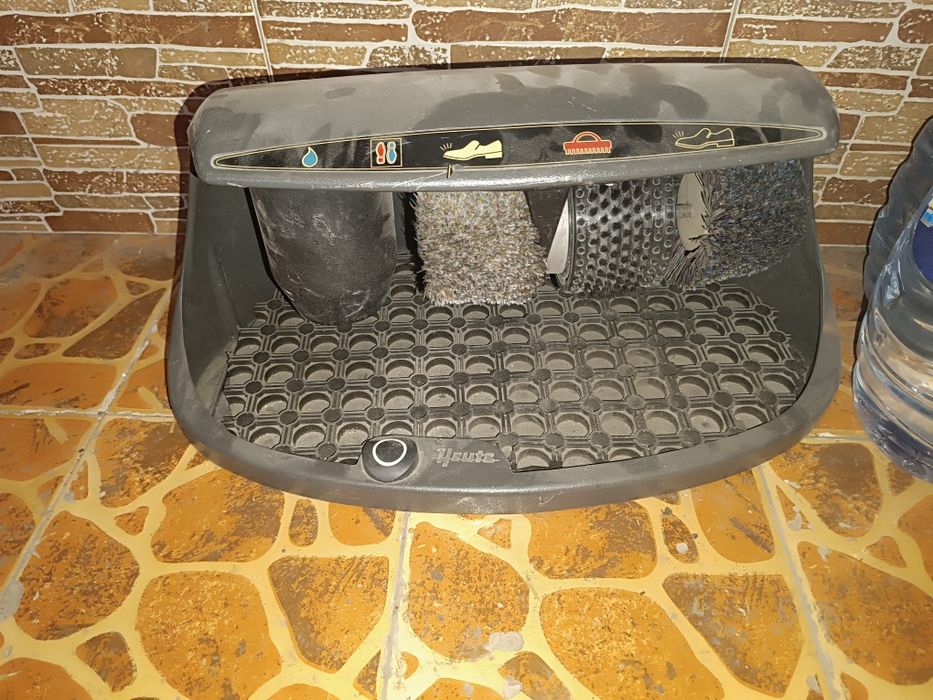 Машина для чистки обуви