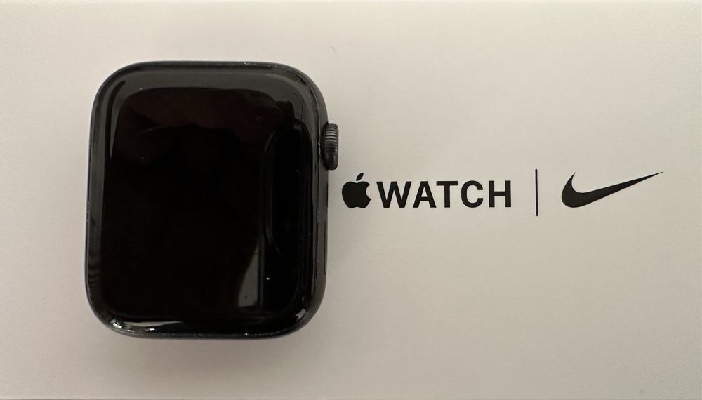 iWatch seria 6, 44 mm, bateria 100%