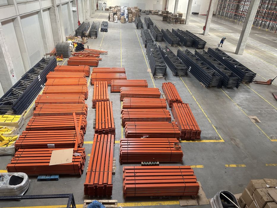 Lichidare stoc rafturi pentru depozitare la super preț