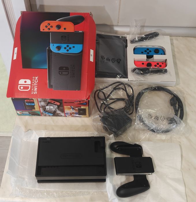 Nintendo switch синий красный
