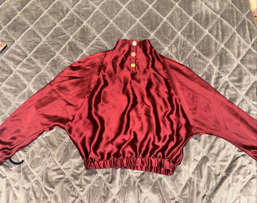 Тениски Guess, Alessa, Calvin Klein, Zara, Stradivarius