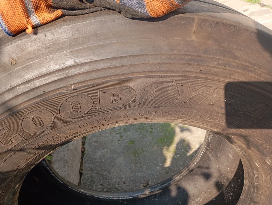 Vând 2 anvelopa 385 55 22,5