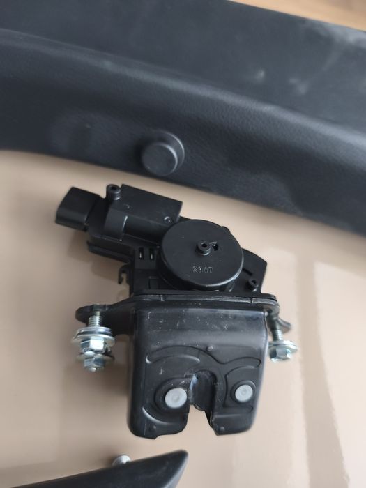 Piese Toyota CHR lunetă .sensori spate