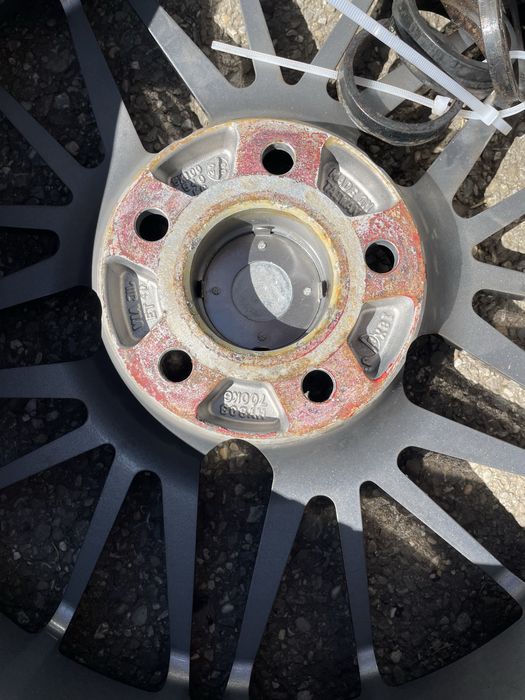 Vând set de jante Vennom Flowforged 18”, ET 40, 5x112