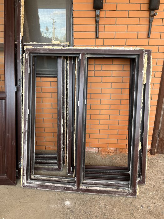 Пластиковые окна и дверь б/у