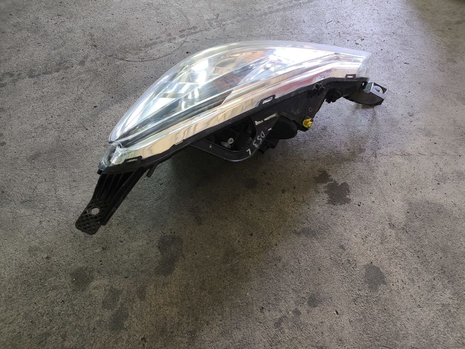 Фар за Citroen DS3,C3