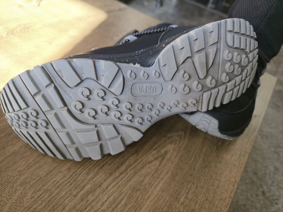 Зимни спортни обувки