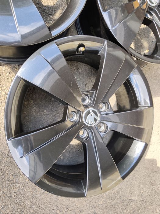 17" оригинални алуминиеви джанти за Skoda Octavia,Superb...