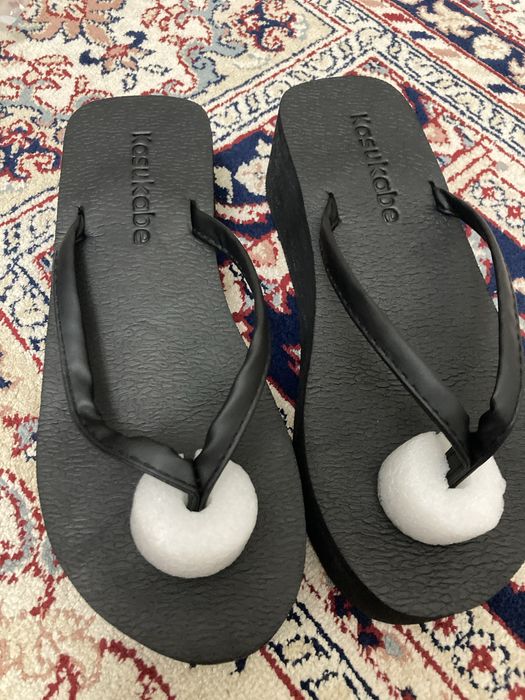 Чёрные тапочки , 38 размера.