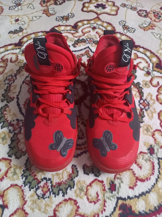 Продам баскетбольные кроссовки