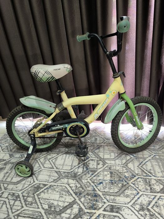Продается б/у детский обучающий велосипед