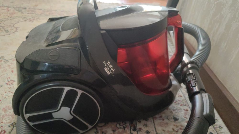 Продам пылесос Tefal Silence Force