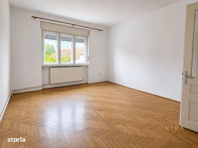 Casa Centrala 5 camere decomandata de vanzare str Oltului in Fagaras