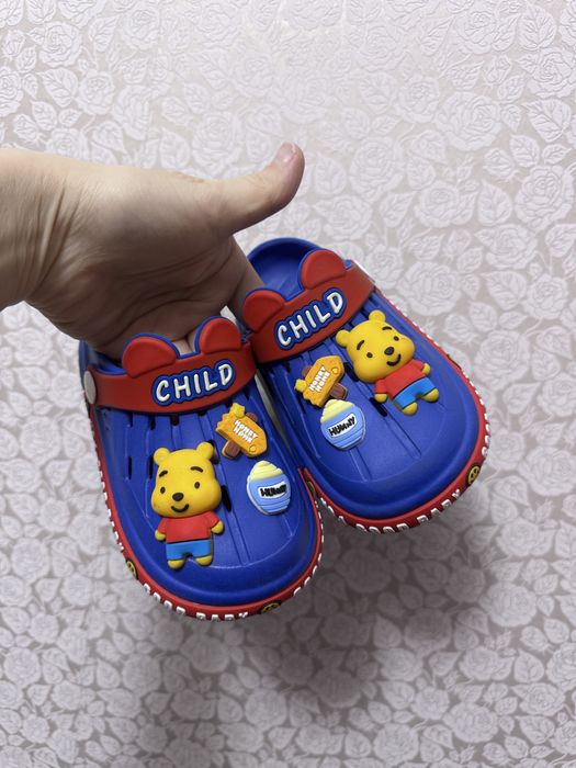 Продам детскую обувь