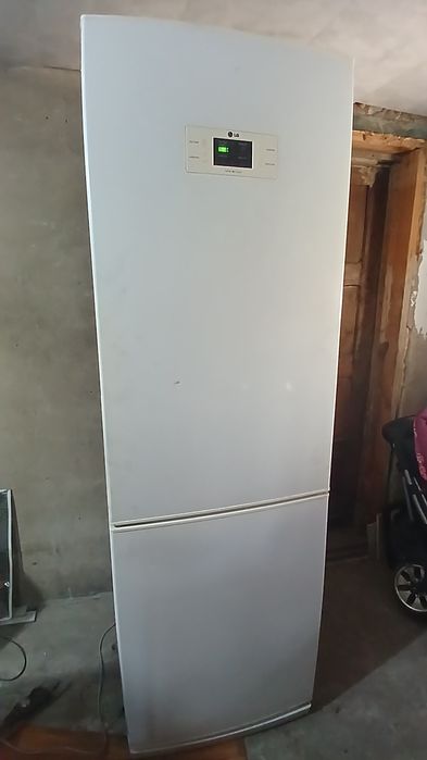 Продам холодильник