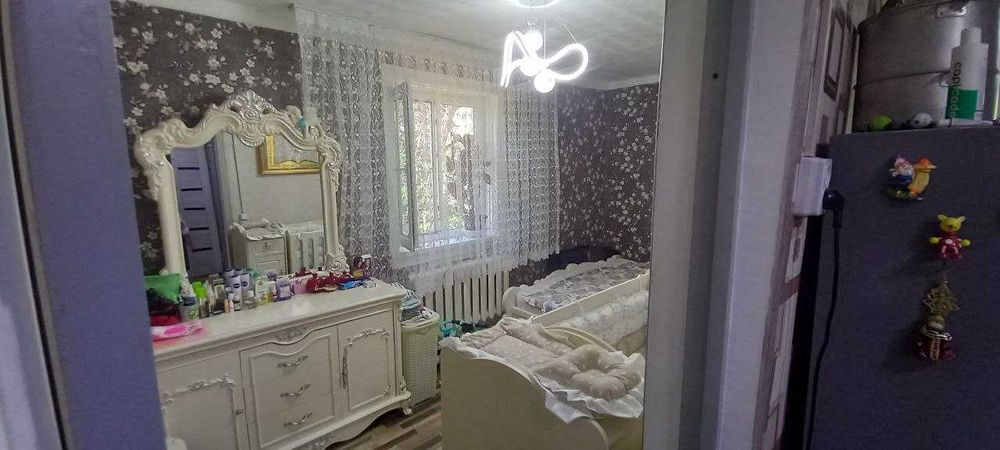 Сергели Спутник 6 3 Ком на 2 этаже ,дом 2 этажный,квартира с ремонтом