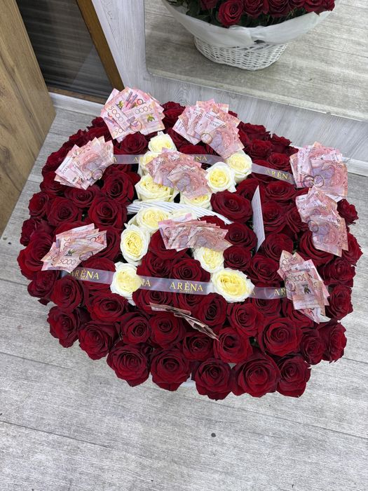 Большая корзина цветов на букву К