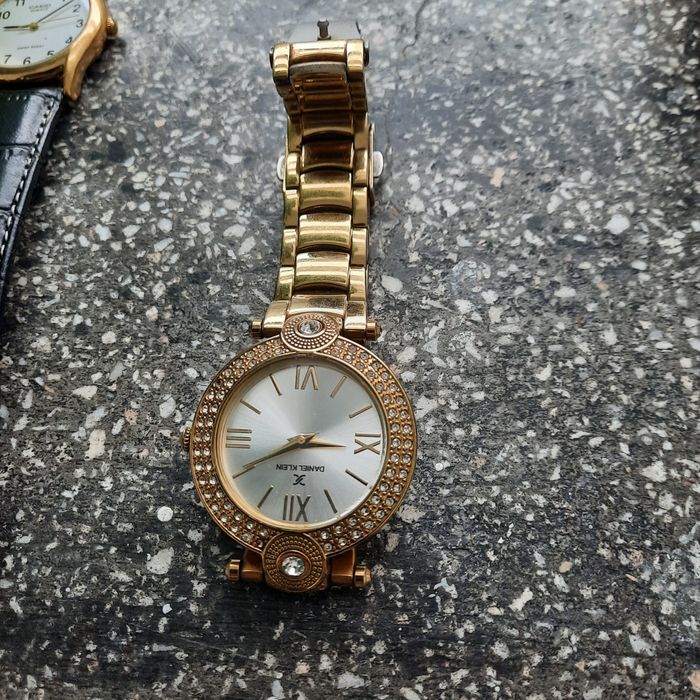 Vand ceasuri de dama