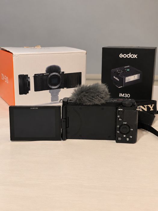 Камера Sony zv-e10 с объективом 16-50мм