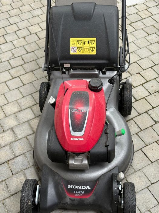 Masina de tuns iarba Honda HRN 536