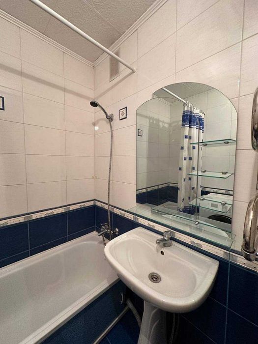 Продам 2-х комнатную квартиру в 8 микрорайоне