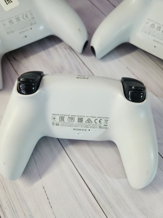 Продам 3 джостика от ps5