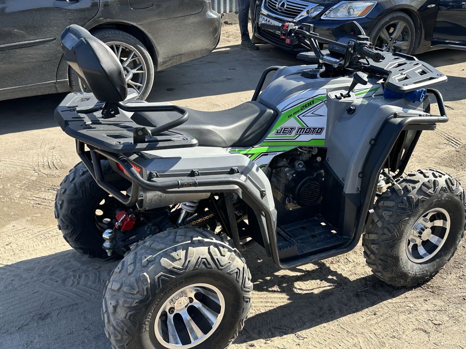 Продам квадроцикл 200 куб